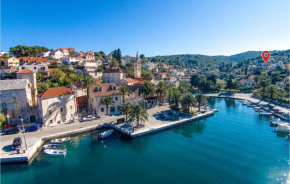 Gorgeous Apartment In Splitska With Wifi